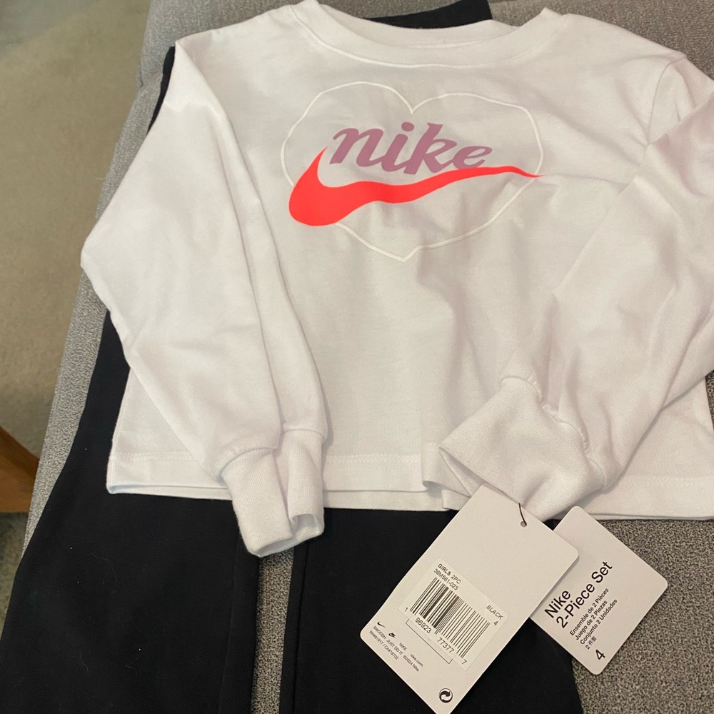 Nike Girls 2 Piece Bell Bottom Leggings & Shirt Sz 4 NWT